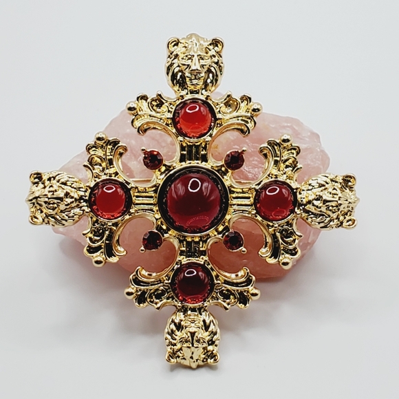 Maltese cross brooch lion red jelly belly cabachon gold pendant necklace - Picture 1 of 7